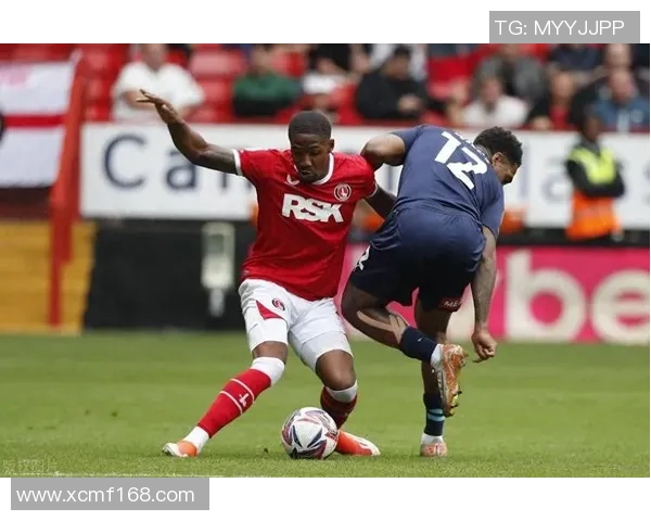 林肯城与威科姆的激烈对决揭示英甲联赛的竞争魅力与球队实力较量