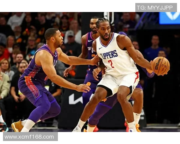 2018年10月7日快船与湖人激战成名球星对决引发球迷热议