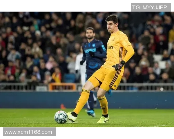 库尔图瓦:守护球门的铁壁防线与传奇之路的背后故事 库尔图瓦:守护球门的铁壁防线与传奇之路的背后故事