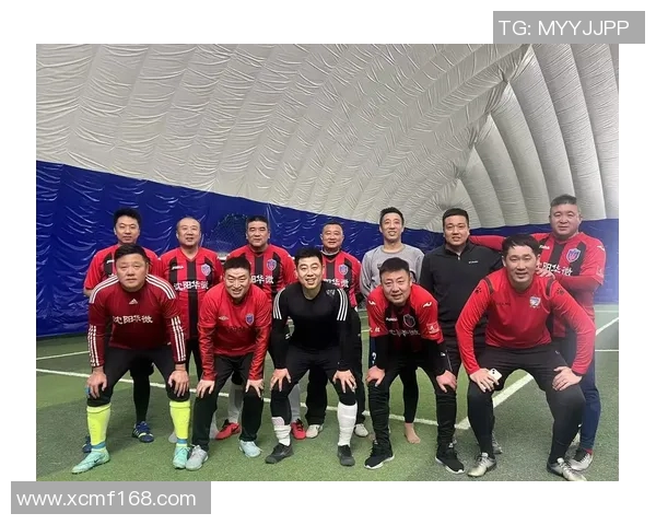 海德堡与墨尔本骑士的激烈对决展现足球魅力与团队精神