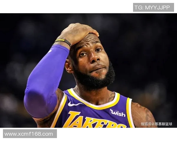 詹姆斯：篮球场上的传奇巨星与时代偶像的辉煌历程与影响力