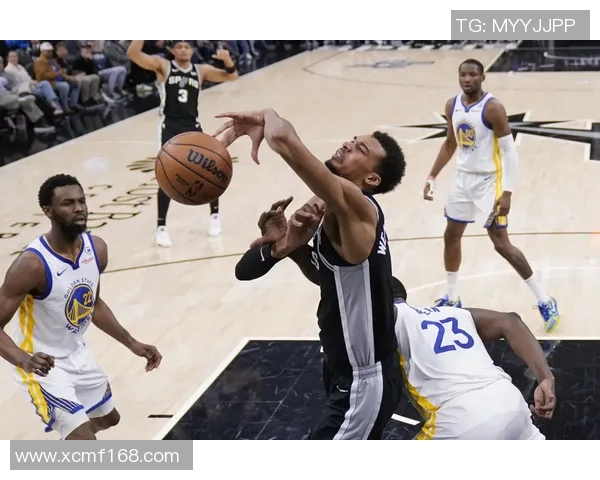 雷霆与掘金激战正酣首场对决精彩回顾与分析