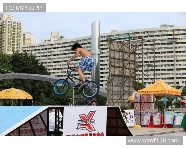 南京攀岩队在极限运动会中以62分稳居积分榜首位